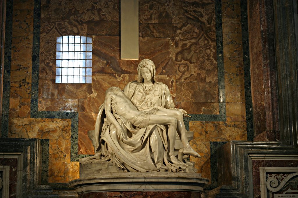 Michelangelo, "Pietà", c. 1499. (Fotografija: Stanislav Traykov, Wikimedia Commons // CC BY 2.5).
